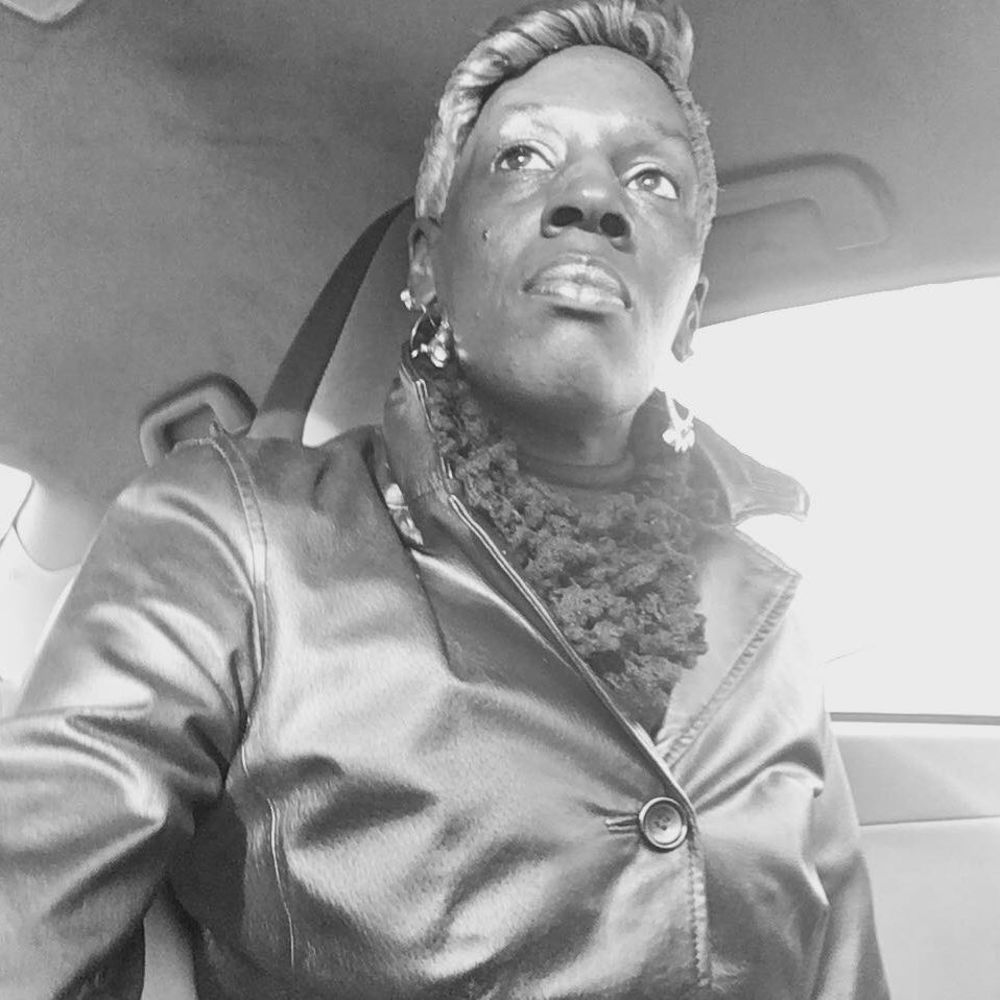 Meet your Posher, Iona